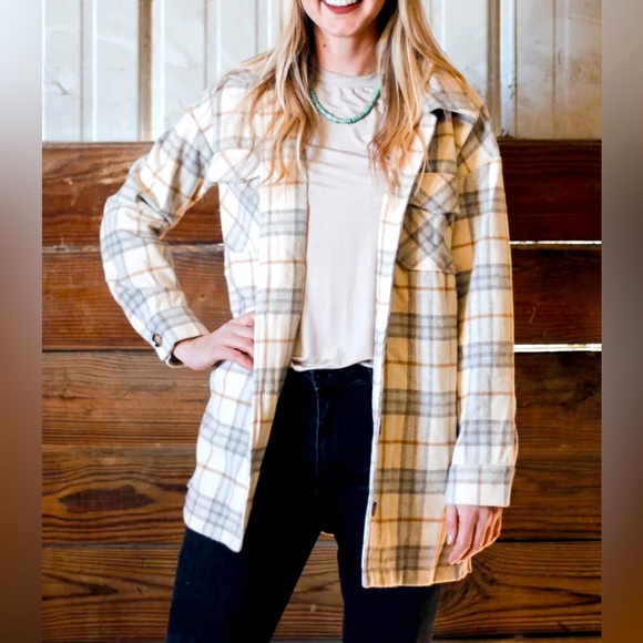 Hem & Thread Button Down Shacket - Picture 3 of 5